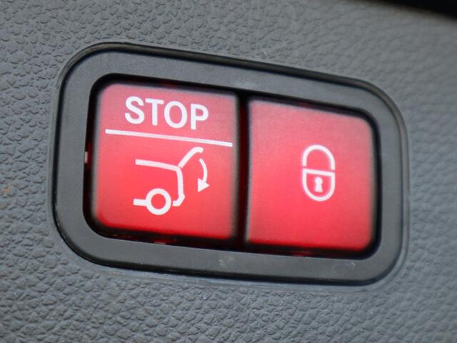 Mercedes-Benz GLC-KLASSE 300e 4MATIC Business Solution AMG l Keyless l Achteruitrij camera l Stoelverwarming