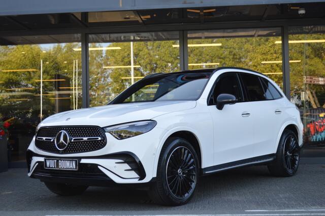 Mercedes-Benz GLC-KLASSE 300e 4MATIC AMG Led Leder Panorama Memory Luchtvering Burmester Head-Up Trekhaak Pdc