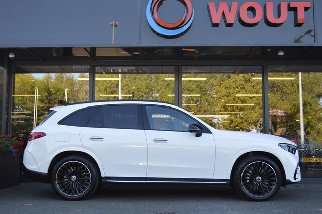 Mercedes-Benz GLC-KLASSE 300e 4MATIC AMG Led Leder Panorama Memory Luchtvering Burmester Head-Up Trekhaak Pdc