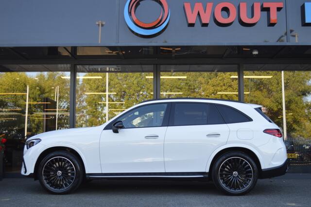 Mercedes-Benz GLC-KLASSE 300e 4MATIC AMG Led Leder Panorama Memory Luchtvering Burmester Head-Up Trekhaak Pdc