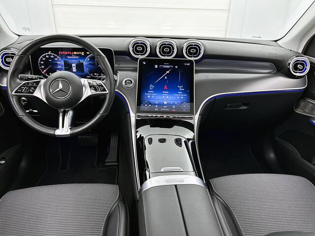 Mercedes-Benz GLC-KLASSE 300e 4MATIC Luxury line | Panorama schuifdak | Trekhaak | Electrische voorstelen | Dodehoek assistent | Alarm klasse SCM3 Inclusief 24 maanden Mercedes-Benz Certified garantie voor Europa.