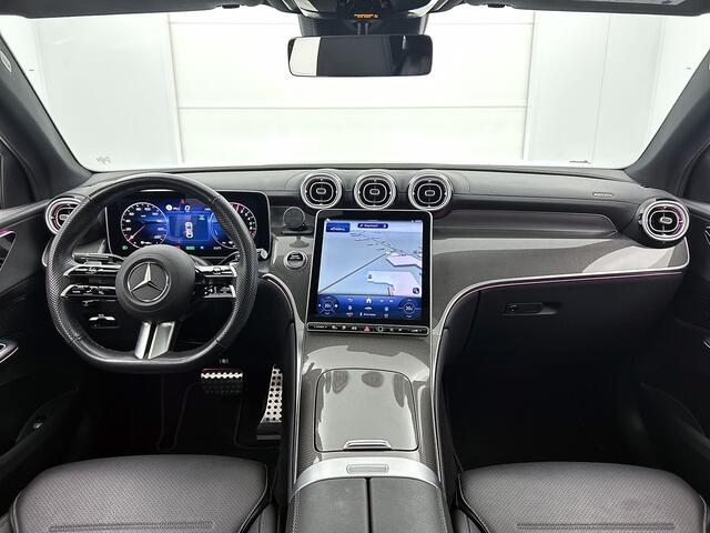 Mercedes-Benz GLC-KLASSE 300e 4MATIC AMG Line | Panorama schuif/kanteldak | Dictronic | Wegklapbare trekhaak | Leder Inclusief 24 maanden Mercedes-Benz Certified garantie voor Europa.