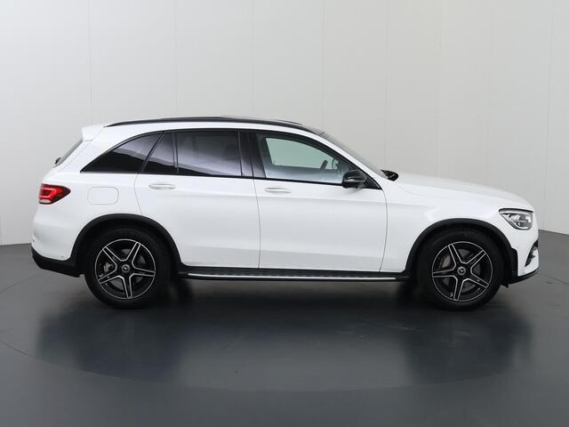 Mercedes-Benz GLC-KLASSE 200 4MATIC Business Solution AMG | Panoramadak | Trekhaak | Grootlicht assistent | Leder | Sfeerverlichting | Night | 360 graden camera |