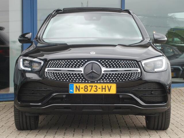 Mercedes-Benz GLC-KLASSE 300e 4MATIC Business Solution AMG, Schuifdak / Trekhaak / Sfeerverlichting / Camera / 20' LMV