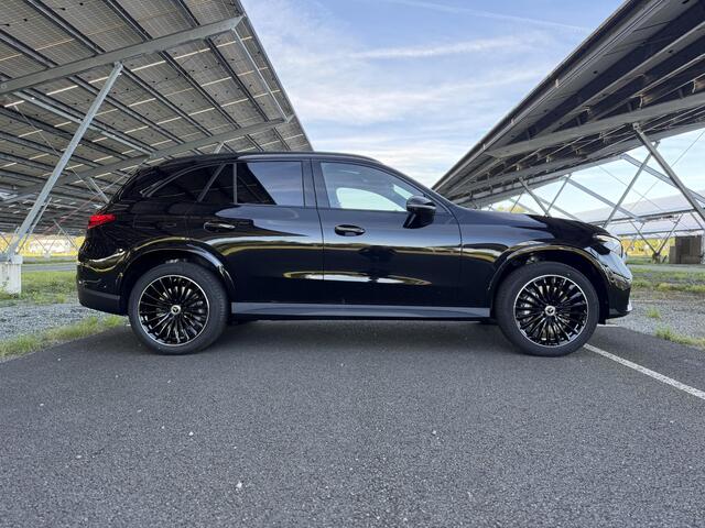 Mercedes-Benz GLC-KLASSE 300e 4MATIC Business Solution AMG | Night | Panoramadak | Memory stoelen | Digital light | Sfeerverlichting | Apple carplay |