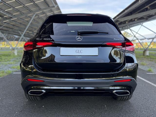 Mercedes-Benz GLC-KLASSE 300e 4MATIC Business Solution AMG | Night | Panoramadak | Memory stoelen | Digital light | Sfeerverlichting | Apple carplay |
