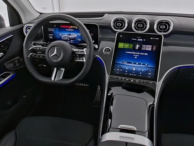 Mercedes-Benz GLC-KLASSE 400e 4MATIC AMG Line Premium I Panoramadak I Trekhaak I 360 camera I I Head-up I Stoelverwarming V + A I Burmester I Winterpakket I Keyless-GO I DIGITAL LIGHT I I Carplay I Distronic I Night pakket I Rij assistent plus I
