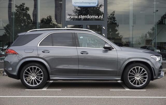 Mercedes-Benz GLE-KLASSE 400 d 4MATIC Premium V6 l 331 PK l Airmatic Luchtvering l Panormadak l MBUX l Burmerster l Wegklapbare Trekahaak l Nappa Leder l l Multispaaks velgen l Softclose l Stoelverwarming l Hout inleg l Widescreen l MBUX l
