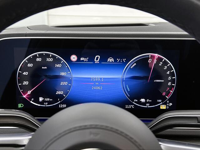 Mercedes-Benz GLE-KLASSE 400 e 4MATIC AMG Line Premium Gesmede AMG lichtmetalen velgen | Panoramadak | Navigatie | Verwarmde en gekoelde voorstoelen. Zeer veel opties | Inclusief 24 maanden MB Certified garantie voor Europa.