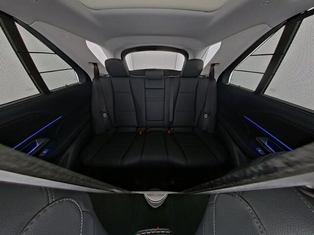 Mercedes-Benz GLE-KLASSE 400 e 4MATIC AMG Premium Plug-In Hybride AMG Line | Night Pakket | Panorama Schuif-Kantekldak | Trekhaak | Distronic | Head-up display. Inclusief 24 maanden MB Certified garantie voor Europa.