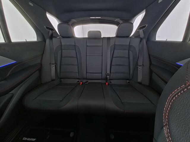 Mercedes-Benz GLE-KLASSE Mercedes-AMG 53 Hybrid 4MATIC+ AMG Line | Night Pakket | Panorama Schuif-Kanteldak | Distronic | Airmatic | Parkeerpakket met 360°-camera. Inclusief 24 maanden MB Certified garantie voor Europa.