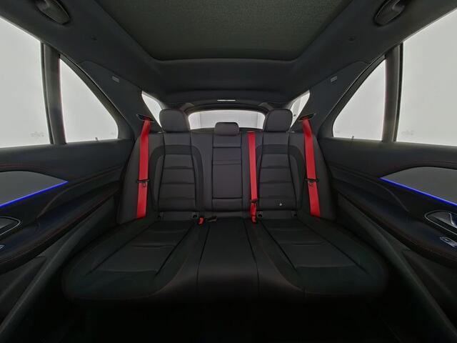 Mercedes-Benz GLE-KLASSE Mercedes-AMG 53 Hybrid 4MATIC+ Premium | Trekhaak | Distronic | 22 Inch AMG Velgen | AC en DC Laden | Panorama Schuif-Kanteldak. Inclusief 24 maanden MB Certified garantie voor Europa.