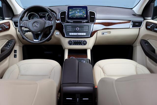 Mercedes-Benz GLE-KLASSE 400 4MATIC AMG Line | Luchtvering | Panoramadak | Trekhaak | Leder | Elek. Stoelen | Surround Camera | Sfeerverlichting | Stoelverwarming | Nightpakket |