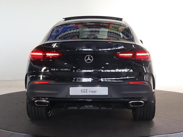 Mercedes-Benz GLE-KLASSE Coupé 400 e 4MATIC Sport Edition Premium Plus | Rijassistentiepakket | Panoramaschuifdak | Trehaak | Nightpakket | AIRMATIC | Burmester | Sluitbekrachtiging |