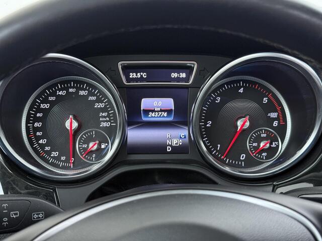 Mercedes-Benz GLE-KLASSE 350 d 4MATIC AMG Styling Panoramadak Trekhaak Stoel verwarming + ventilatie