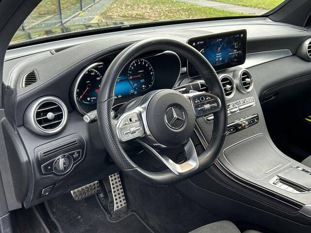 Mercedes-Benz Glc Coupé 300e AMG // Headup // Luchtvering // Memory // Burmester // 360 Camera // Distronic // Rijassistentie pakket // Keyless // Sfeerverlichting