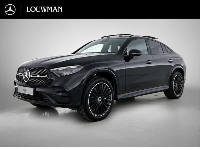 Mercedes-Benz Glc Coupé 300e 4MATIC Sport Edition | Premium Plus | Winterpakket | Nightpakket | Trekhaak | AMG spoiler | 20 inch AMG velgen | Panoramaschuifdak | Head-up display | 360° camera | Burmester® 3D sound systeem | Augmented Reality navigatie |