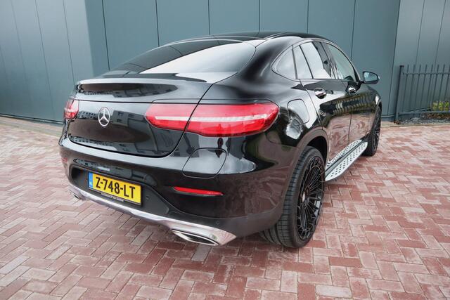 Mercedes-Benz Glc Coupé 350e 4MATIC Premium Plus 327 PK. AMG Pakket Luchtvering Vol Leder Burmester Audio Head-up. Etc. Etc.