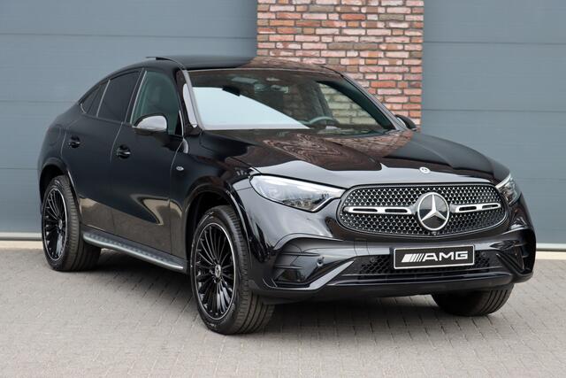Mercedes-Benz Glc Coupé 300e 4MATIC AMG Line | Distronic | Panoramadak | Trekhaak | Digital Light | Verwarmd Stuurwiel | Dodehoekassistent | Leder | Surround Camera | Nightpakket |