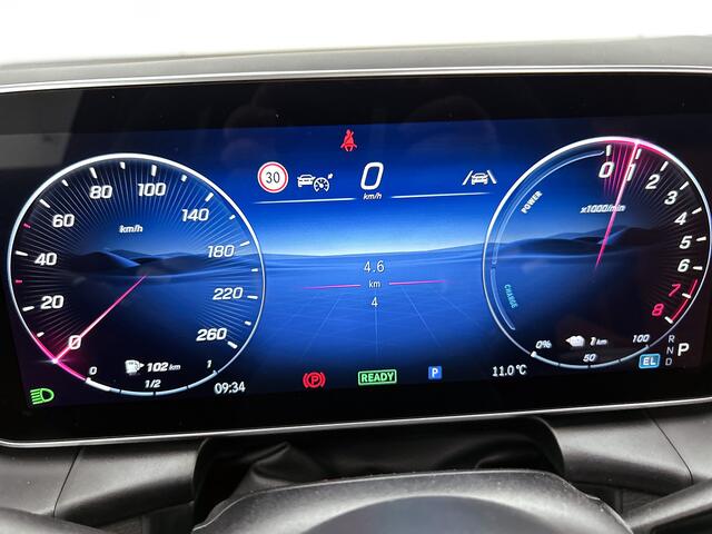 Mercedes-Benz Glc Coupé 300 e 4MATIC Sport Edition | Premium Pakket | Nightpakket | Treeplanken in aluminiumlook | Trekhaak | DISTRONIC | AMG spoiler | Panoramaschuifdak | THERMATIC |