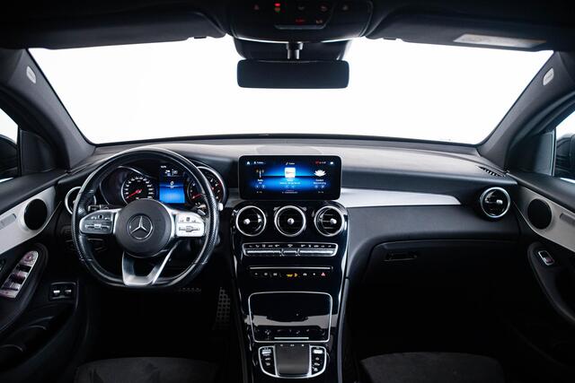Mercedes-Benz Glc Coupé 300e 4MATIC Coupe AMG Line interieur/exterieur - Nightpakket -AIR BODY CONTROL - Treeplanken - Stoelverwarming voor - Sfeerverlichting - Spiegelpakket - Getinte ruiten -