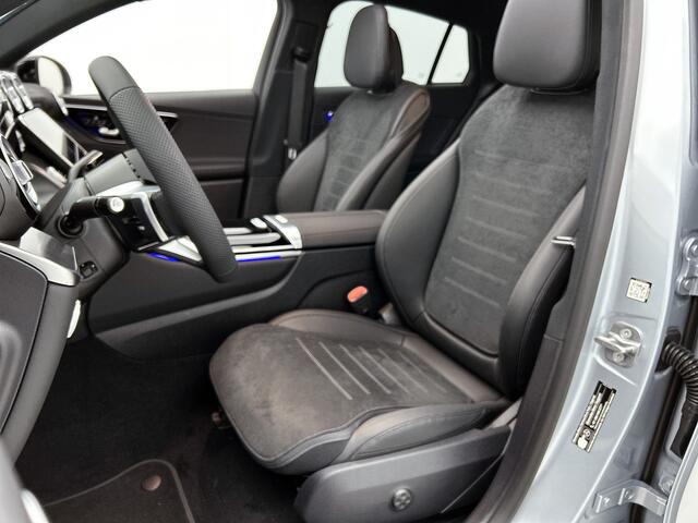 Mercedes-Benz Glc Coupé 300e 4MATIC Business Solution AMG | Advanced plus | Nightpakket | Treeplanken in aluminiumlook | Trekhaak | Panoramaschuifdak | DISTRONIC | Sfeerverlichting | AMG spoiler |