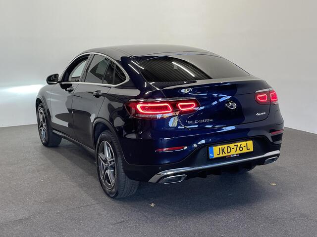 Mercedes-Benz Glc Coupé 300e 4MATIC 320pk PHEV AMG Line Navigatie Apple Carplay/Android Auto Camera Parkeersensoren Cruise Control Full Led Elektrische achterklep Stoelverwarming Climate Control Lichtmetalen velgen