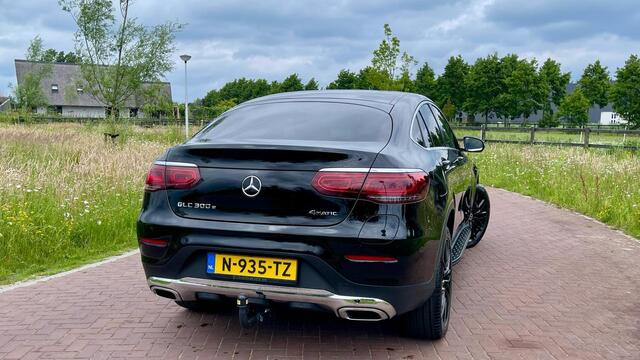 Mercedes-Benz Glc Coupé 300e 4MATIC | Trekhaak | 20Inch | NL-Auto |