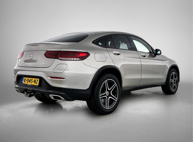 Mercedes-Benz Glc Coupé 300 e 4MATIC Business Solution AMG | Trekhaak | 360° Camera | Burmester Soundsystem | Dodehoek detector | Schuifdak | Inclusief 24 maanden MB Certified garantie voor Europa.