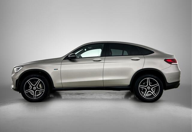 Mercedes-Benz Glc Coupé 300 e 4MATIC Business Solution AMG | Trekhaak | 360° Camera | Burmester Soundsystem | Dodehoek detector | Schuifdak | Inclusief 24 maanden MB Certified garantie voor Europa.