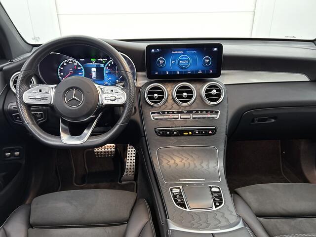 Mercedes-Benz Glc Coupé 300 e 4MATIC Business Solution AMG | Trekhaak | 360° Camera | Burmester Soundsystem | Dodehoek detector | Schuifdak | Inclusief 24 maanden MB Certified garantie voor Europa.
