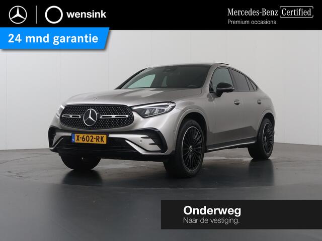 Mercedes-Benz Glc Coupé 300e 4MATIC AMG Line | Night | Panoramadak | Trekhaak | Treeplanken | Multispaaks velgen |