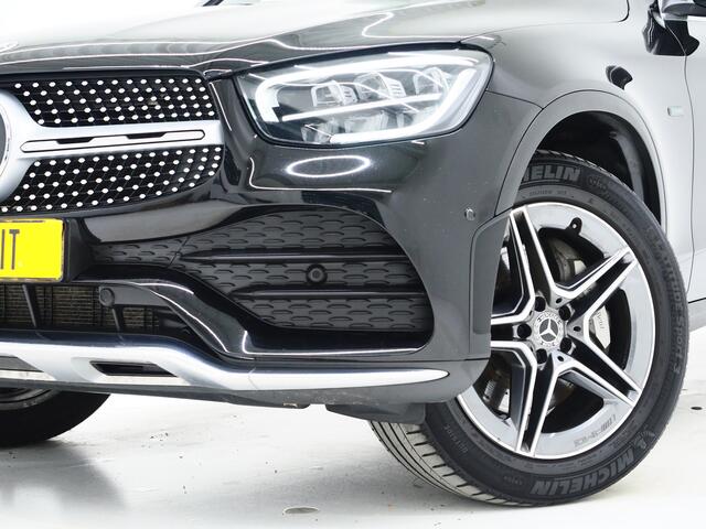 Mercedes-Benz Glc Coupé 300e 4MATIC AMG | Leder/Alcantara | Camera | Stoelverwarming | Sportstuur | Cruise | DAB | Carplay