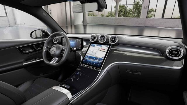 Mercedes-Benz Glc Coupé 300e 4MATIC Business Solution AMG | Panoramaschuifdak | Trekhaak | Treeplanken | Matrix led |