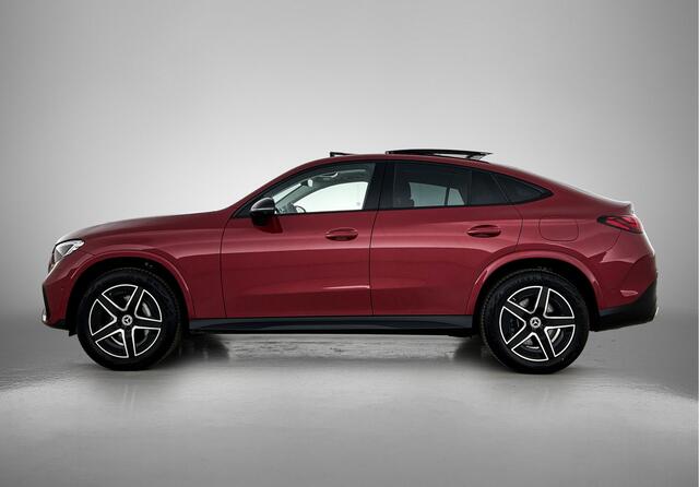 Mercedes-Benz Glc Coupé 300 e 4MATIC AMG Nightpakket | Panoramadak | Trekhaak | Rijassistentiepack / Distronic | 360° Camera | Stuur en Stoelverwarming | Inclusief 24 maanden Mercedes-Benz Certified garantie voor Europa.