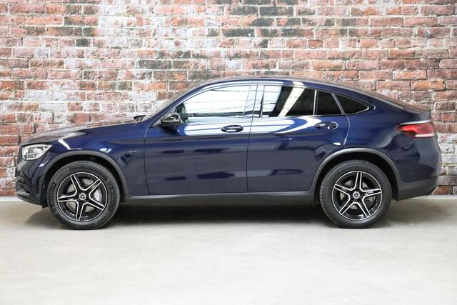 Mercedes-Benz Glc Coupé 300e 4MATIC AMG-Line Automaat / Burmester / Nightpakket / Rijassistentiepakket Plus / Sportonderstel / Stoelverwaming / Achteruitrijcamera / Elektrischverstelbare stoelen / LED / Navigatiesysteem / Leder