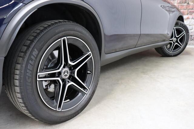 Mercedes-Benz Glc Coupé 300e 4MATIC AMG-Line Automaat / Burmester / Nightpakket / Rijassistentiepakket Plus / Sportonderstel / Stoelverwaming / Achteruitrijcamera / Elektrischverstelbare stoelen / LED / Navigatiesysteem / Leder