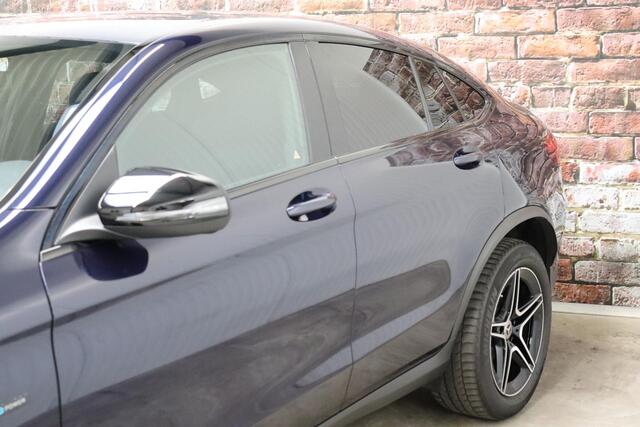 Mercedes-Benz Glc Coupé 300e 4MATIC AMG-Line Automaat / Burmester / Nightpakket / Rijassistentiepakket Plus / Sportonderstel / Stoelverwaming / Achteruitrijcamera / Elektrischverstelbare stoelen / LED / Navigatiesysteem / Leder