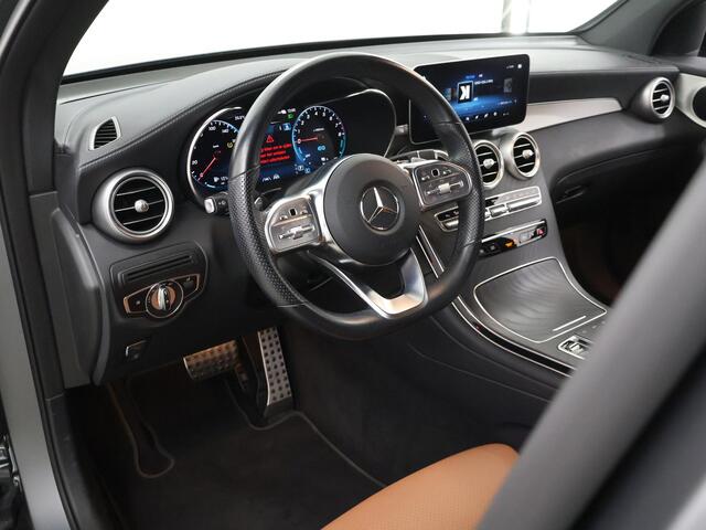 Mercedes-Benz Glc Coupé 300e 4MATIC Business Solution AMG | Night | Trekhaak | Widescreen | 19" lichtmetalen velgen | Stoelverwarming |