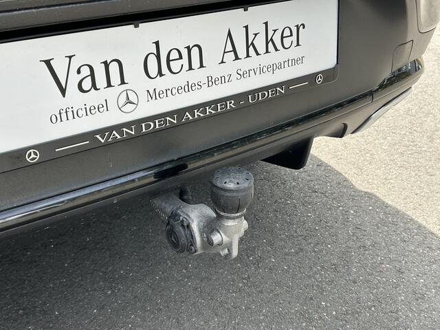 Mercedes-Benz Glc Coupé 300e AMG 4Matic // Trekhaak // 360 Camera // Sfeerverlichting // Augmented Reality // Night Pakket // Digitaal dashbord