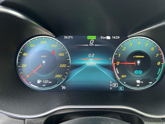 Mercedes-Benz Glc Coupé 300e AMG 4Matic // Trekhaak // 360 Camera // Sfeerverlichting // Augmented Reality // Night Pakket // Digitaal dashbord