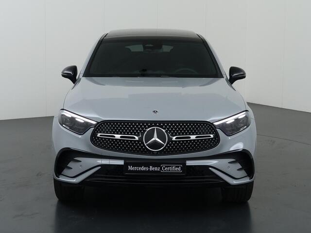 Mercedes-Benz Glc Coupé 300e 4MATIC Business Solution AMG |Premium Plus | Night Pakket | Treeplanken | Trekhaak | Burmester | Head-Up |