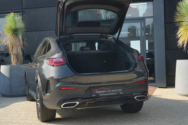 Mercedes-Benz Glc Coupé 300e 4MATIC AMG Line Plus | 313PK | Navi | Stoelverwarming | Camera | 20" | Mercedes-Benz GLC Coupé 300e AMG Line Plus 313 PK Plug-in Hybrid met 2.0 viercilinder, navigatie, stoelverwarming, achteruitrijcamera, adaptieve cruise control, Premium Plus-pakket, Matrix LE
