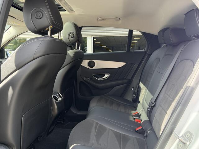 Mercedes-Benz Glc Coupé 250 4MATIC AMG-Line | Glasdak | Standkachel | Trekhaak | 21 inch velgen