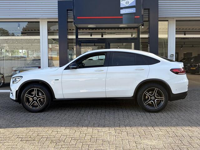 Mercedes-Benz Glc Coupé 300e 4MATIC Premium Plus / AMG-Styling / Automaat / Vol-Leder / Schuif-Kanteldak / Luchtvering / Stoelverwarming / Adaptieve Cruise-Control / 360°-Camera / Sfeerverlichting / Elektr.-Trekhaak / Elektr.-Achterklep / Apple-Carplay & Android-Auto / LED / Keyless / DAb Radio-Bluetooth / Navi / PDC V+A / 19'' LMV / ENZ.