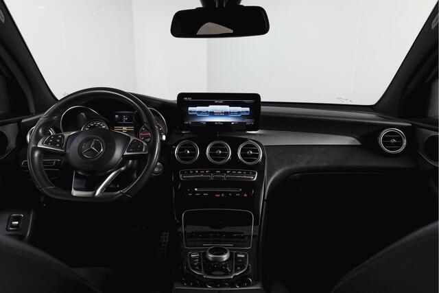 Mercedes-Benz Glc Coupé 250 4MATIC 211 PK Premium AMG Line | S/K-Panodak | Cruise | Stoelverw. | PDC | Camera | App. Connect | ECC | LM 21" |
