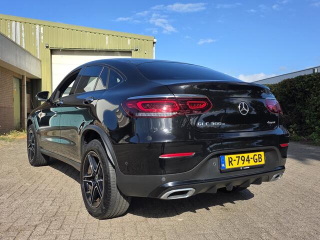 Mercedes-Benz Glc Coupé 300e 4MATIC Business Solution AMG, Full Options!