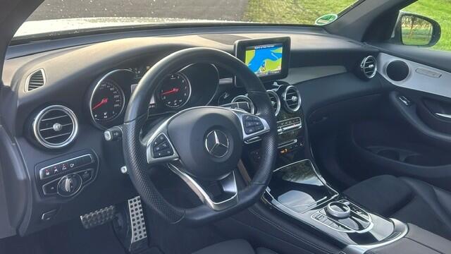 Mercedes-Benz Glc Coupé 250 4MATIC AMG-LINE NAVIGATIE, DAB RADIO, STOELVERWARMING, DODEHOEK ASSIST, ADAPTIVE CRUISE CONTROL, ELEC. SCHUIF/KANTELDAK, AFNEEMBARE TREKHAAK, 360 GRADEN CAMERA, PARKEERHULP V/A, LED LICHT, 19"AMG-BREEDSET VELGEN, ENZ. ENZ. FULL OPTIONS!!