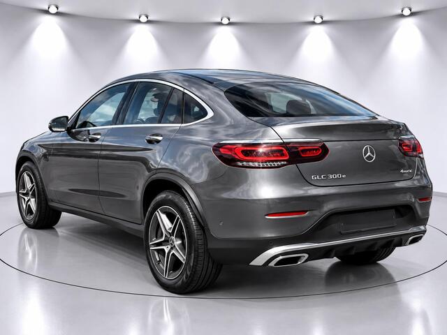 Mercedes-Benz Glc Coupé 300e 4MATIC AMG 360°-CAMERA Pano Trekhaak Apple carplay Keyless entry