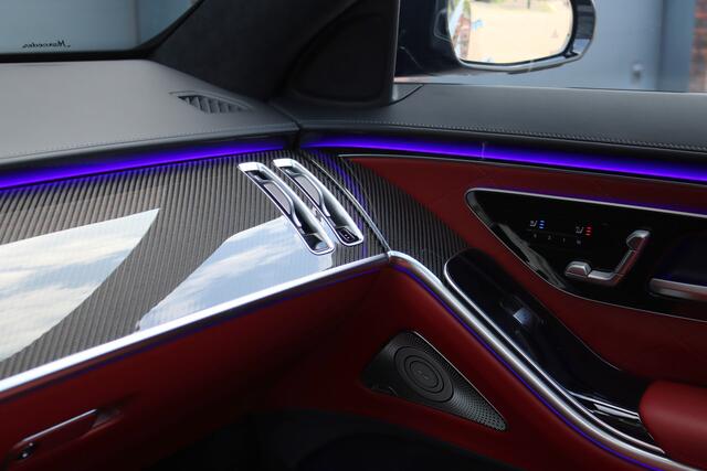 Mercedes-Benz S-KLASSE 580 e 4MATIC Lang AMG Line Aut9 | Airmatic | Carbon | Chauffeurspakket | Achterasbesturing | Augmented HUD | Distronic+ | Burmester | Exclusief Nappa Leder | 3D-Display | Vlakkenverwarming | Zonweringspakket |